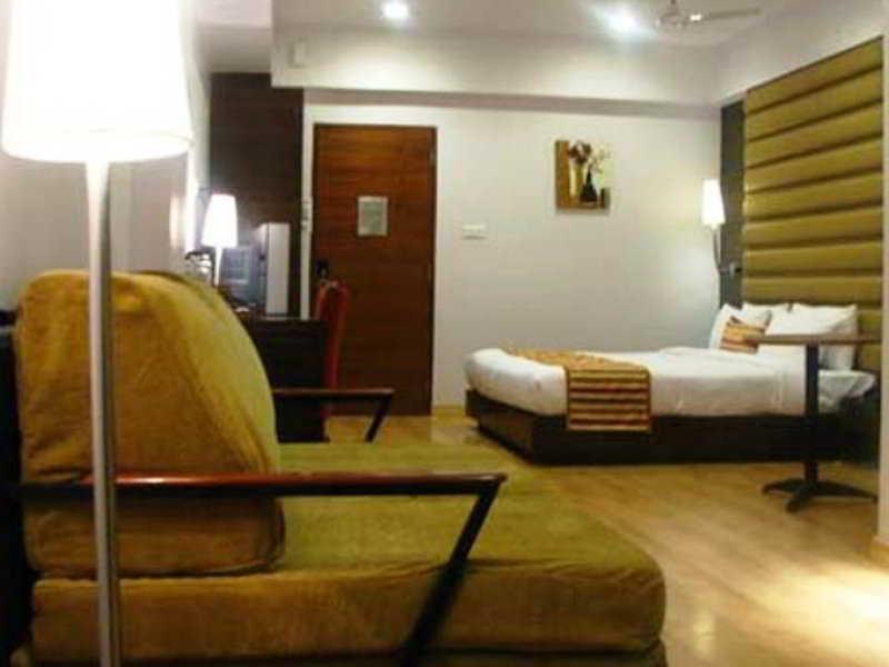 Levender Bough Hotell Mumbai Exteriör bild